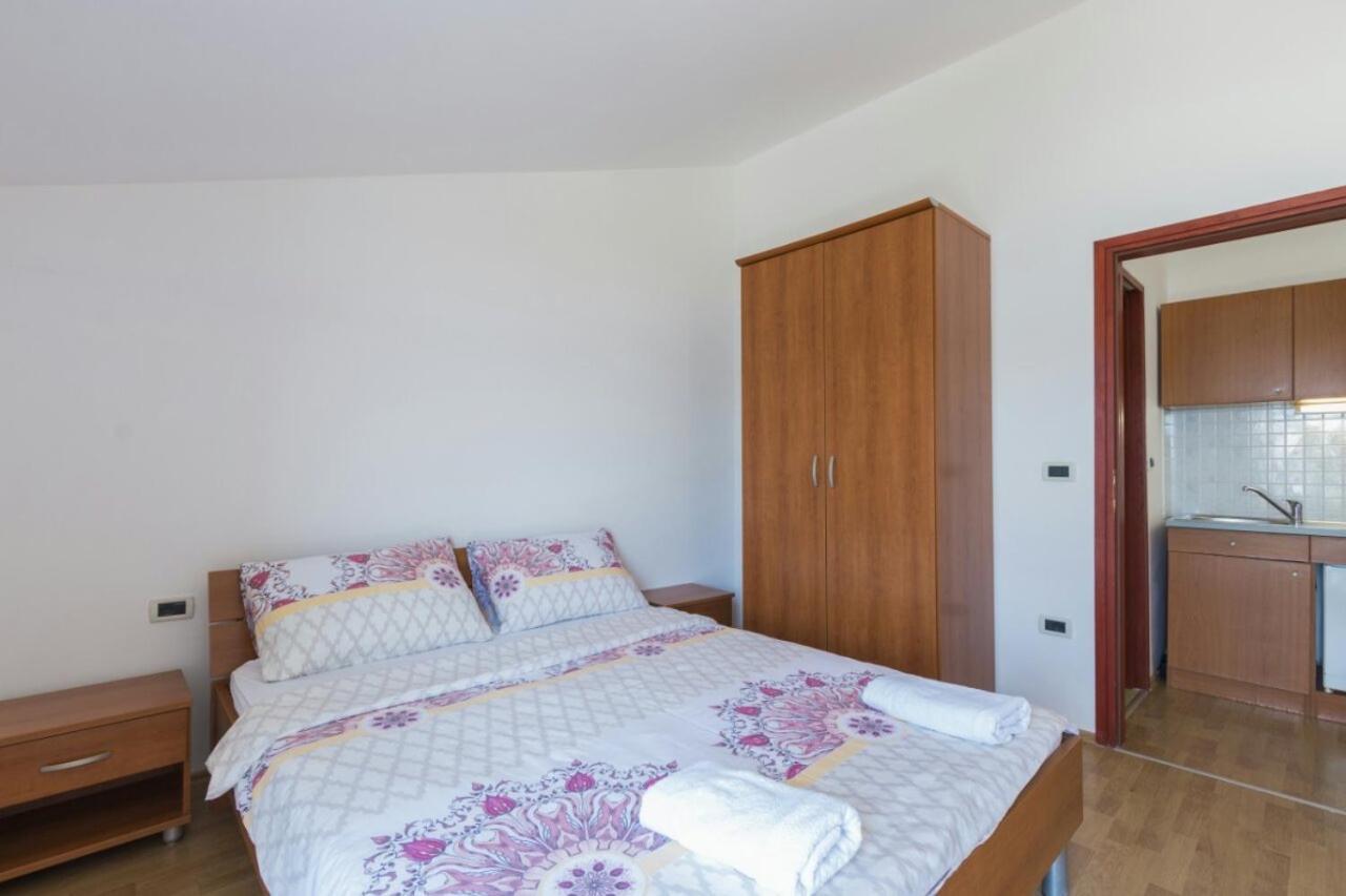 Apartments Riva Medulin Exterior photo