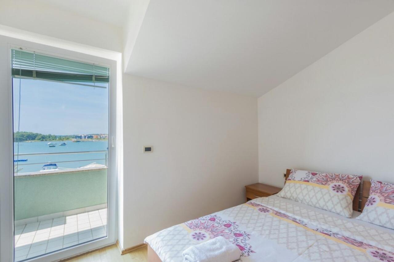 Apartments Riva Medulin Exterior photo